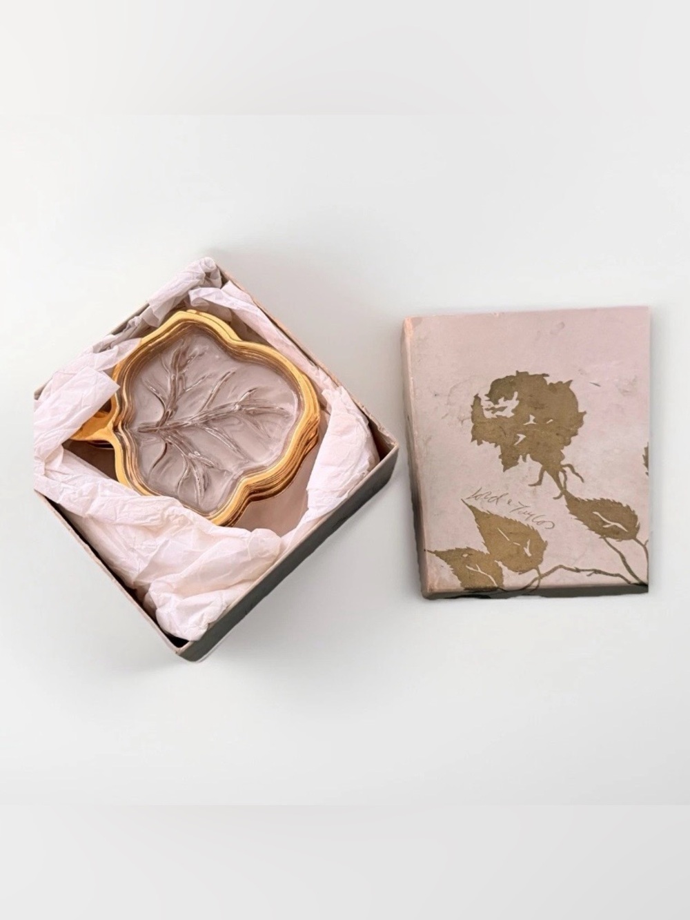 Hazel Atlas Pressed Glass Leaf Trinket Dishes, Vtg Gold Trim In Original L&T Box - Picture 6 of 8